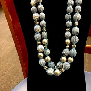 NWOT Beautiful BlueColor Necklace in 11” length